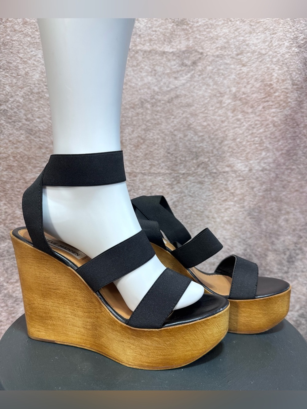 Steve Madden 9.5 Black Elastic Strap Sandals with Wood 5” Platform Wedge